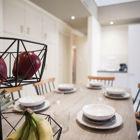 Comfy Apartment Of 104 M² Near Metro! Atene Esterno foto