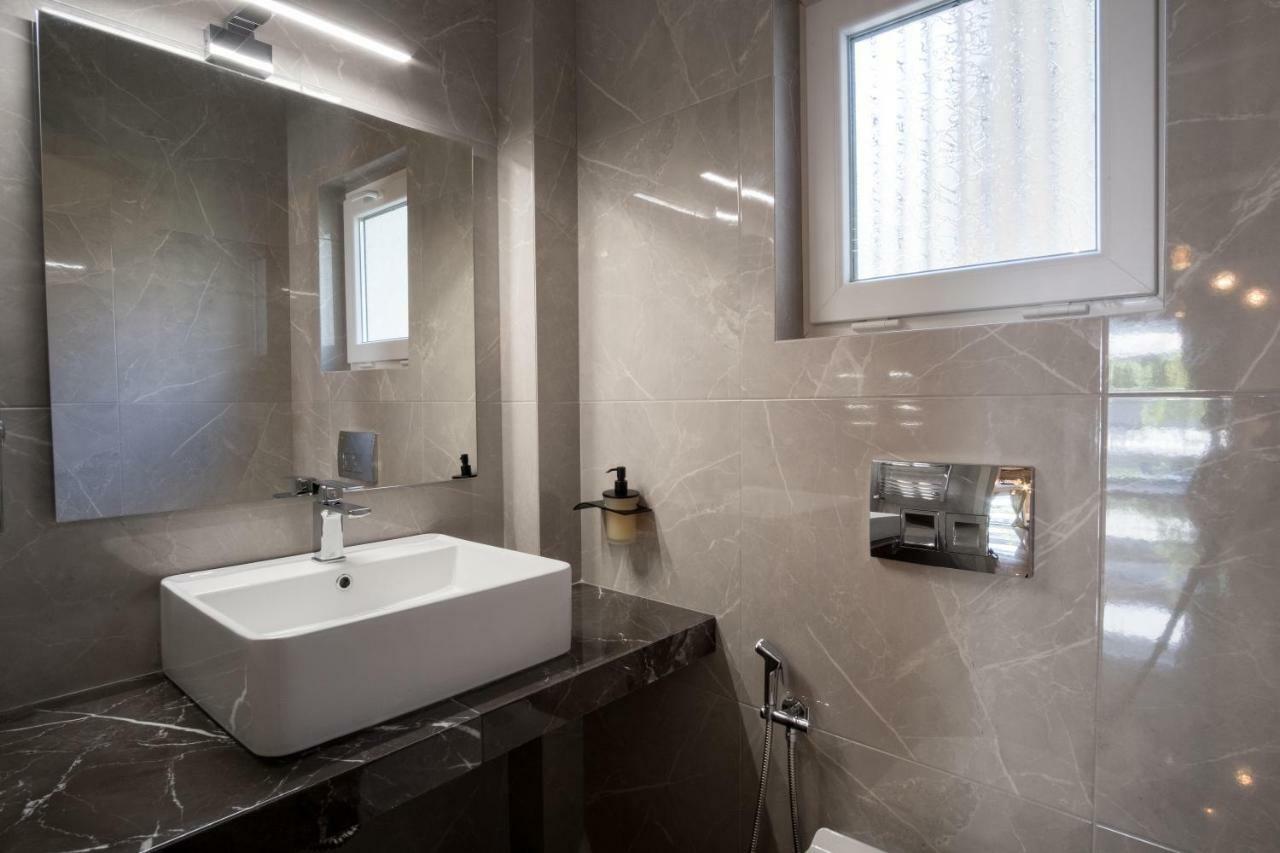 Comfy Apartment Of 104 M² Near Metro! Atene Esterno foto